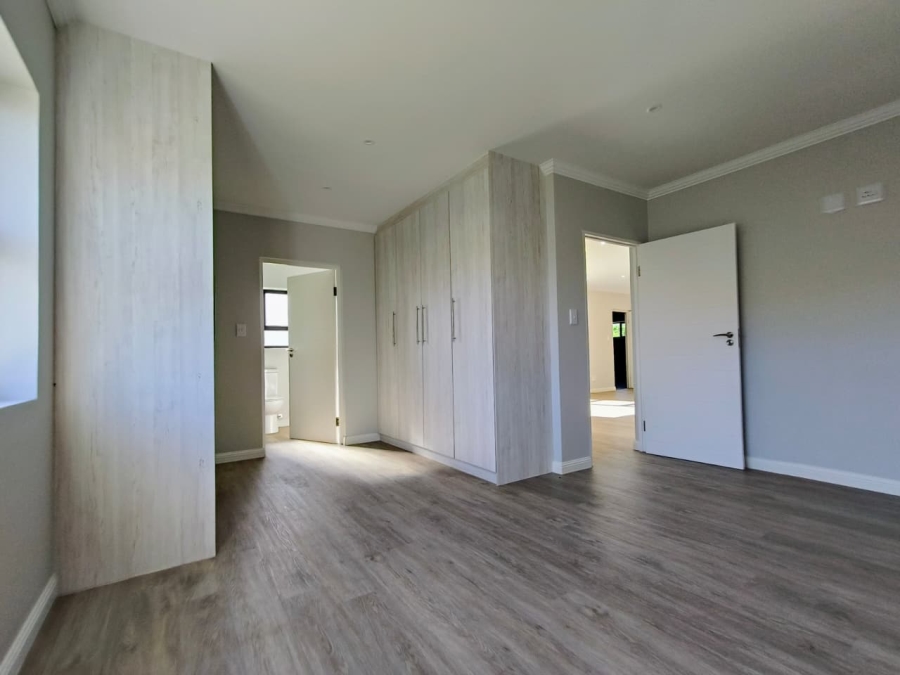 3 Bedroom Property for Sale in Paradise Beach Eastern Cape